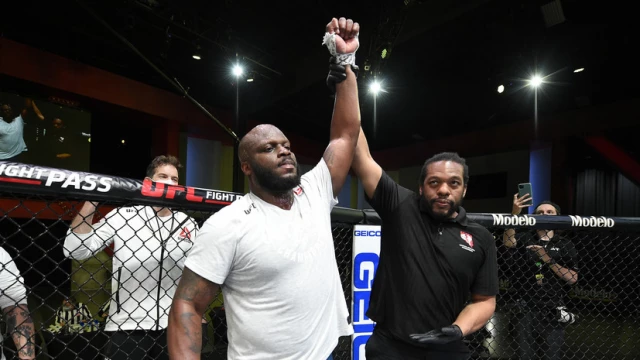 Льюис повторил рекорд UFC по числу нокаутов